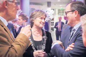 Servaas Stoop sluit rij nieuwjaarstoespraken af en reikt Frans Janssen vrijwilligersprijs 2017 uit