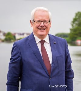 https://hoekschewaard.pvda.nl/nieuws/interview-burgemeester-govert-veldhuizen-roep-veel-reacties-op/